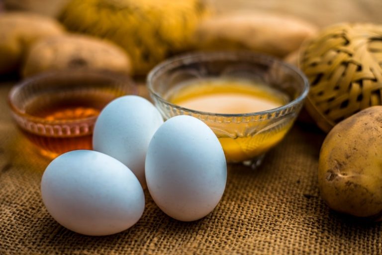 mascara de huevos para el pelo